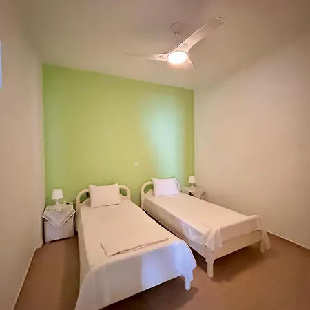 Fenia Semesterbostad Aegiali