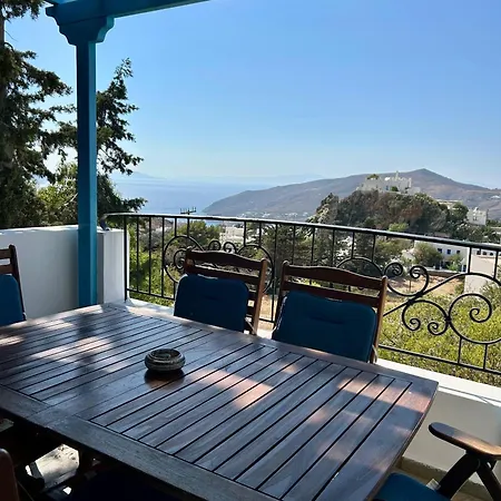 Fenia Semesterbostad