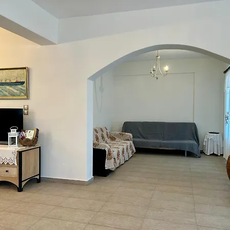 Semesterbostad Fenia Aegiali