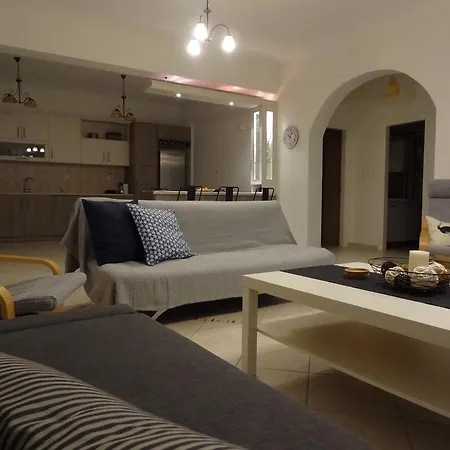 Semesterbostad Fenia *