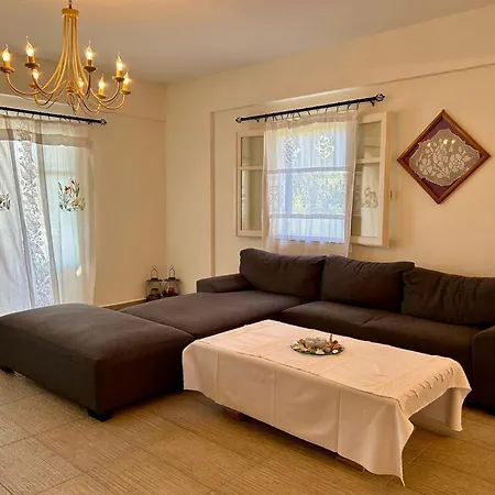 Fenia * 艾吉亚里